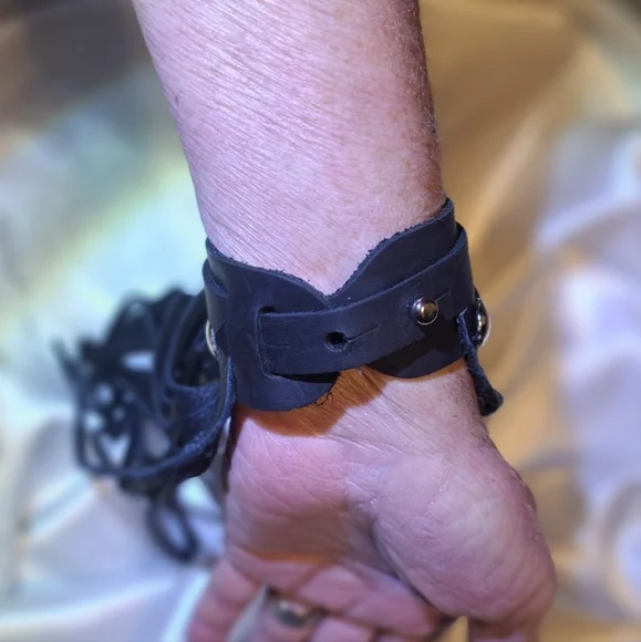 Black Leather Fringe Bracelet - Picture 7 of 8